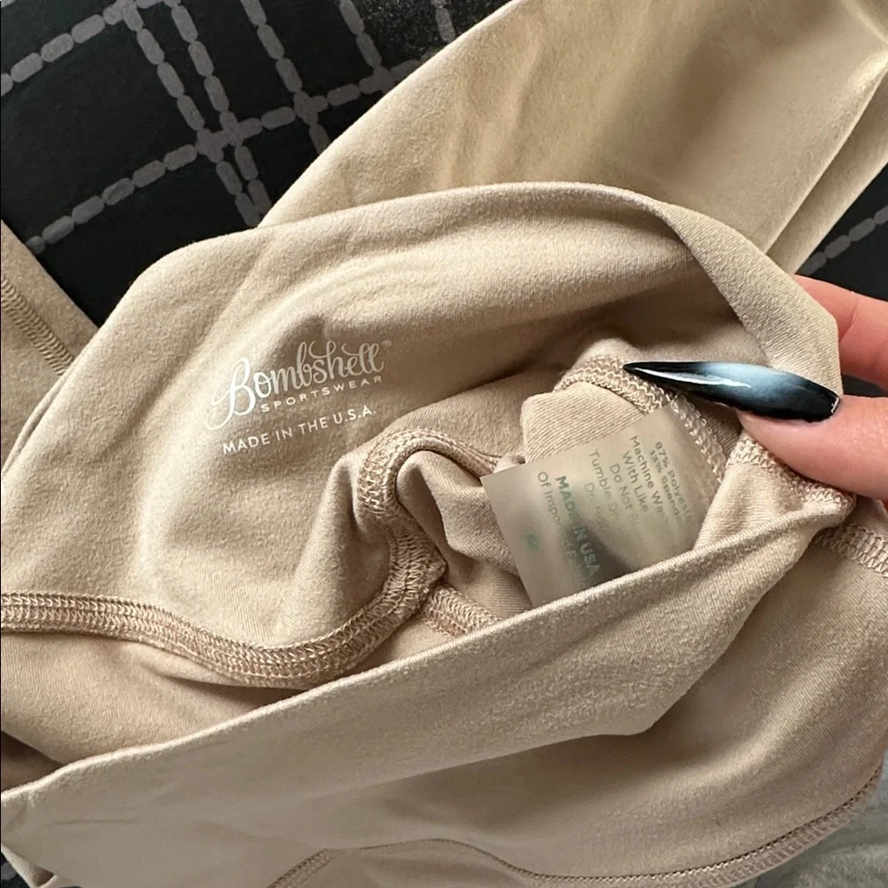 Bombshell Internal Scrunch Leggings - Picture 3 of 4